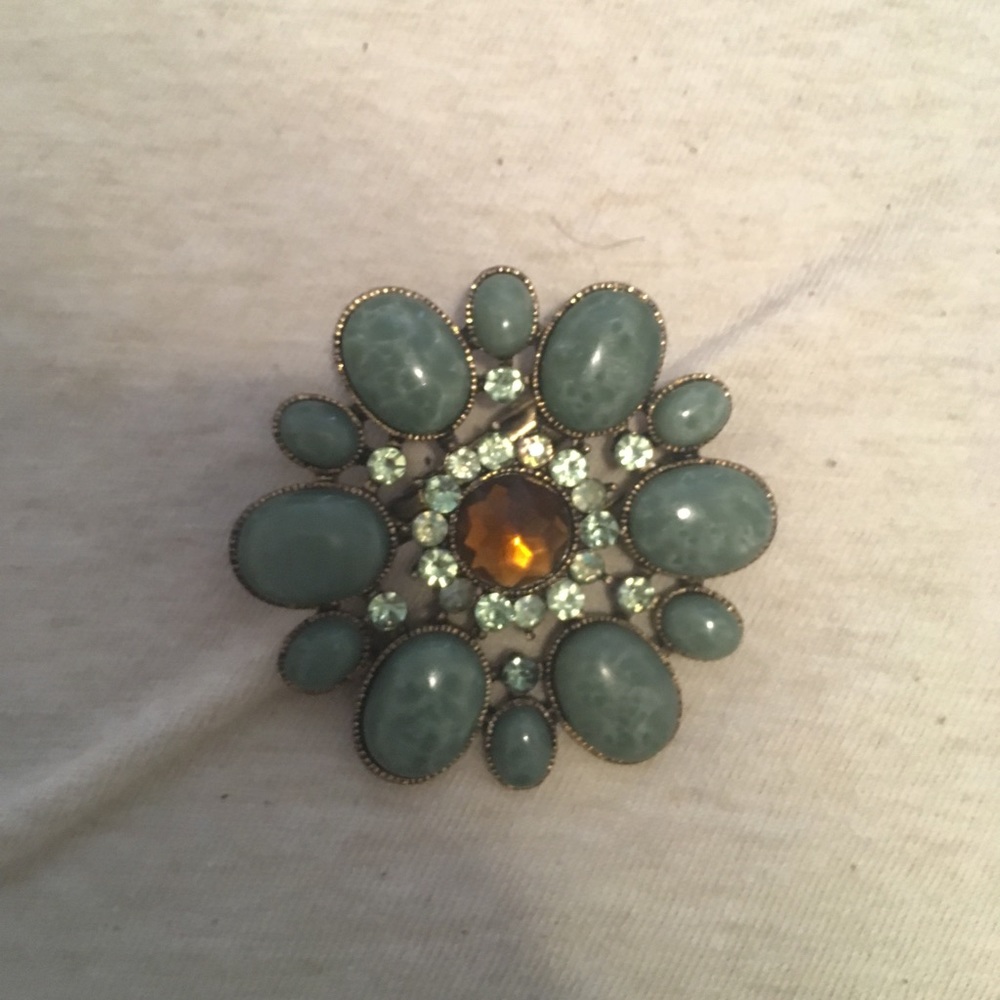 FLOWER BROOCH